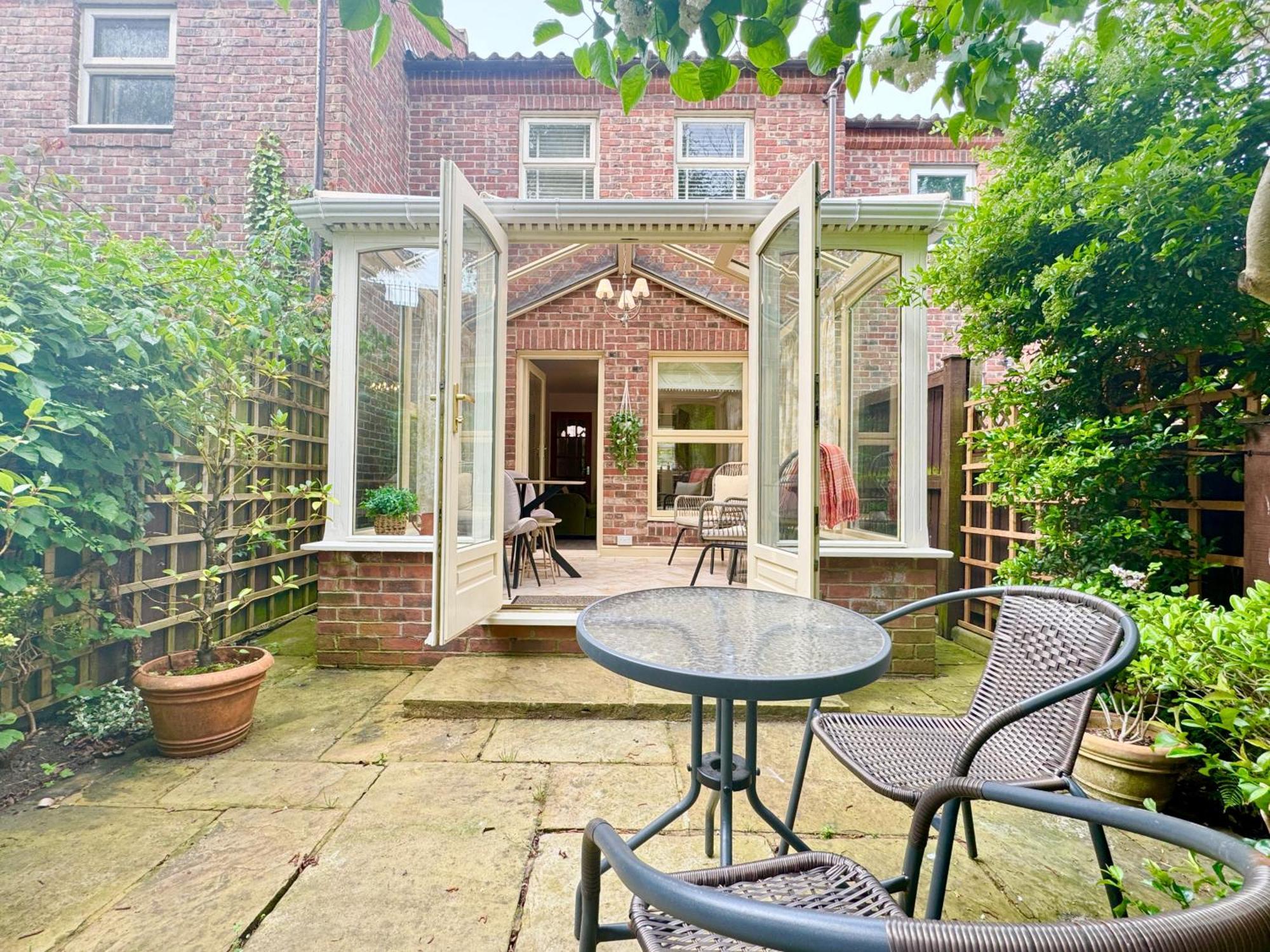 Cherry Blossom Cottage York Exterior photo